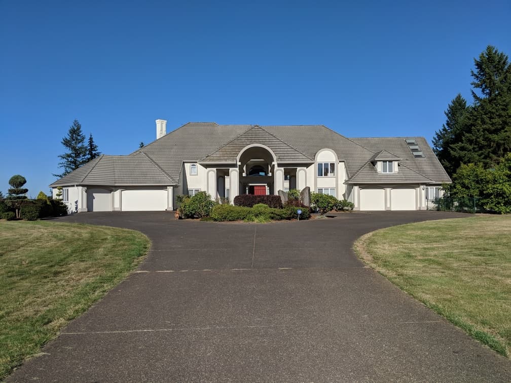 Cascade Painting team at work