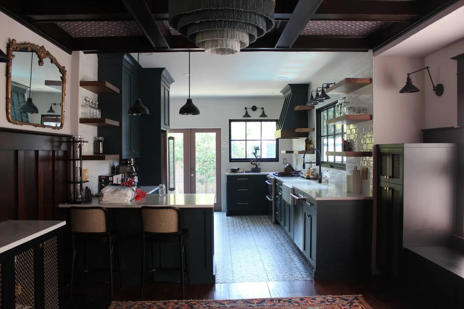 Choosing Interior Paint Colors for Room Size and Light