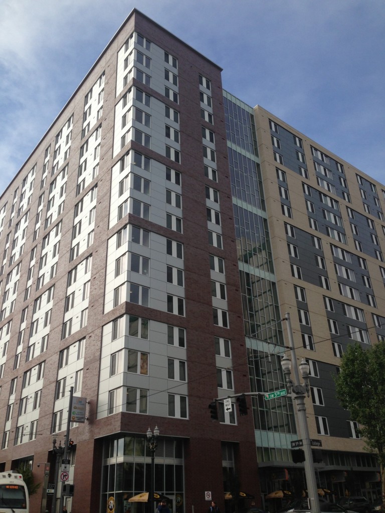 Commercial Painting Portland, Oregon. Exterior Painting Portland's University Pointe apartments