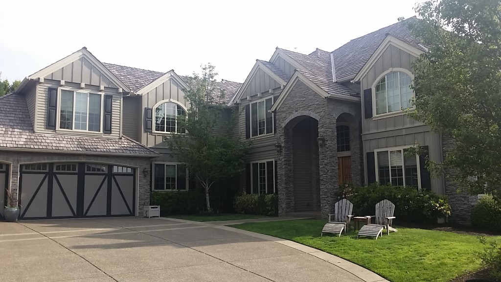 Exterior residential painting in Portland Oregon. Cascade painting and restoration