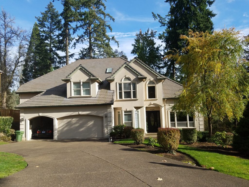 Exterior residential painting in Portland Oregon. Cascade painting and restoration