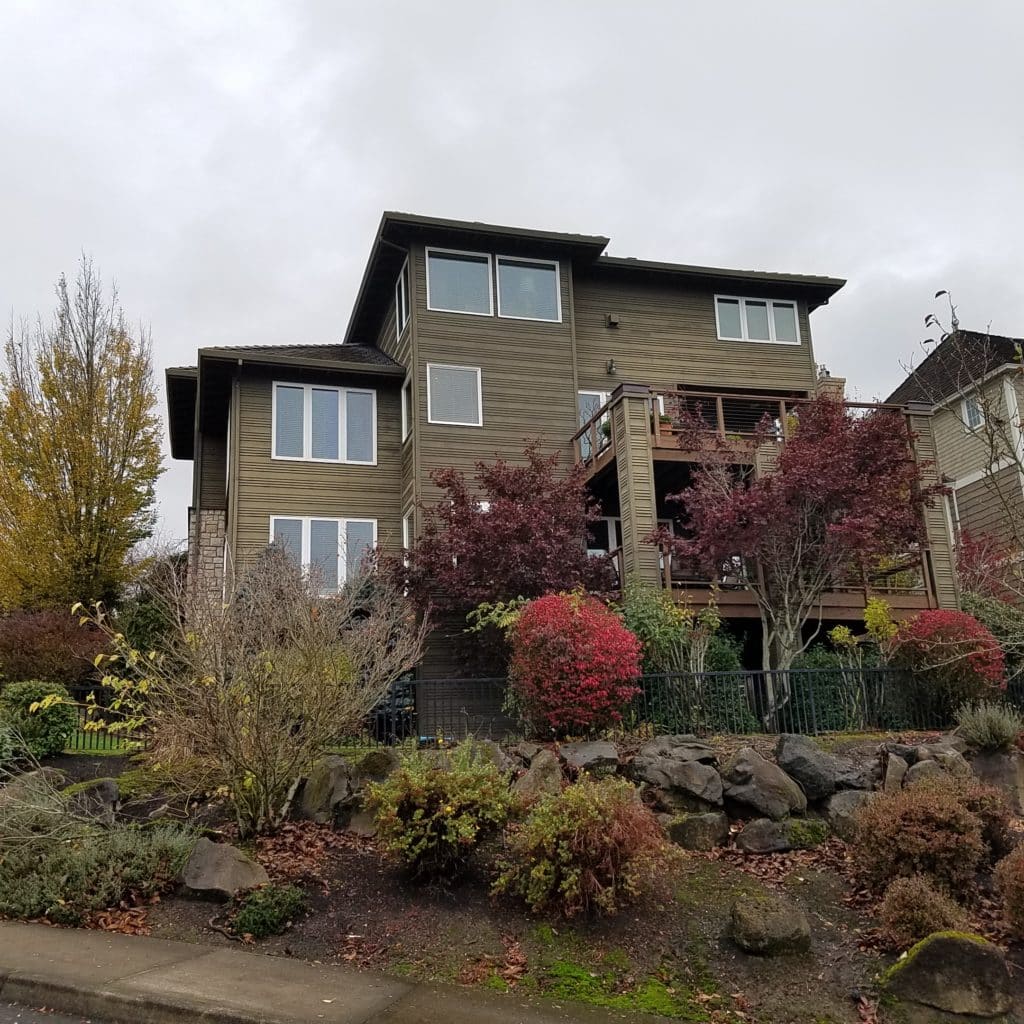 Exterior residential painting in Portland Oregon. Cascade painting and restoration