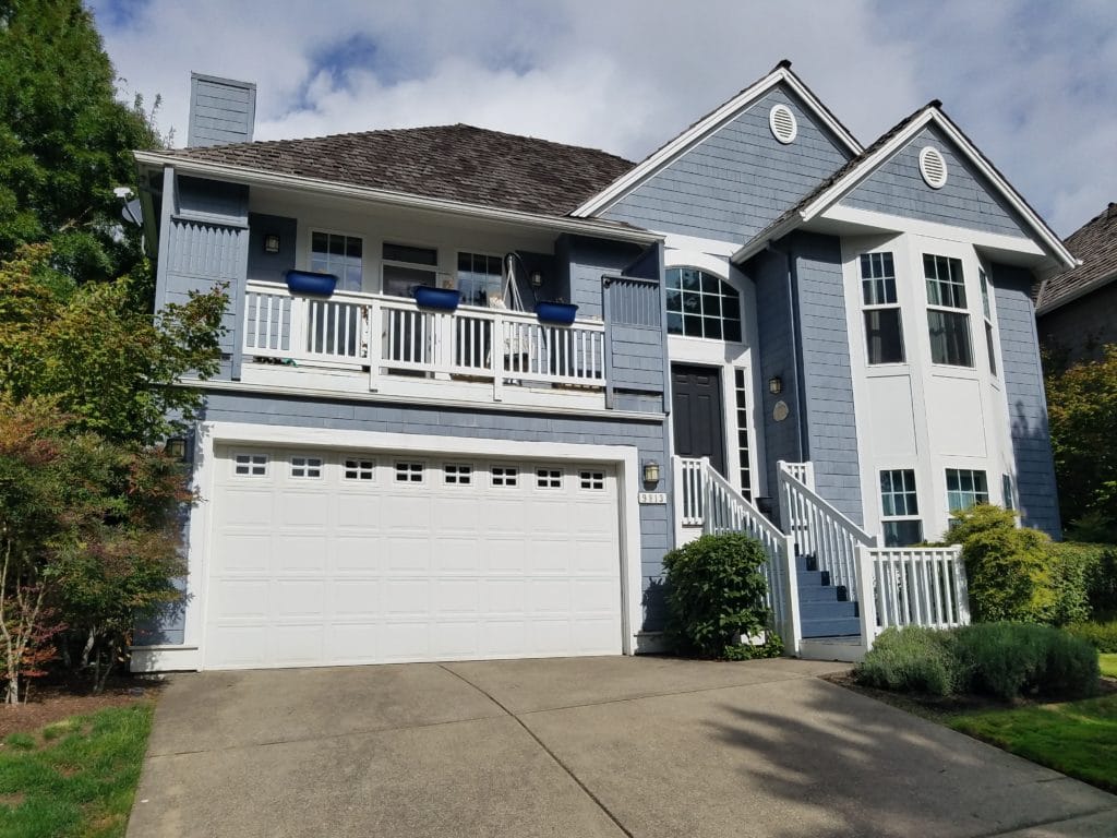 Exterior residential painting in Portland Oregon. Cascade painting and restoration