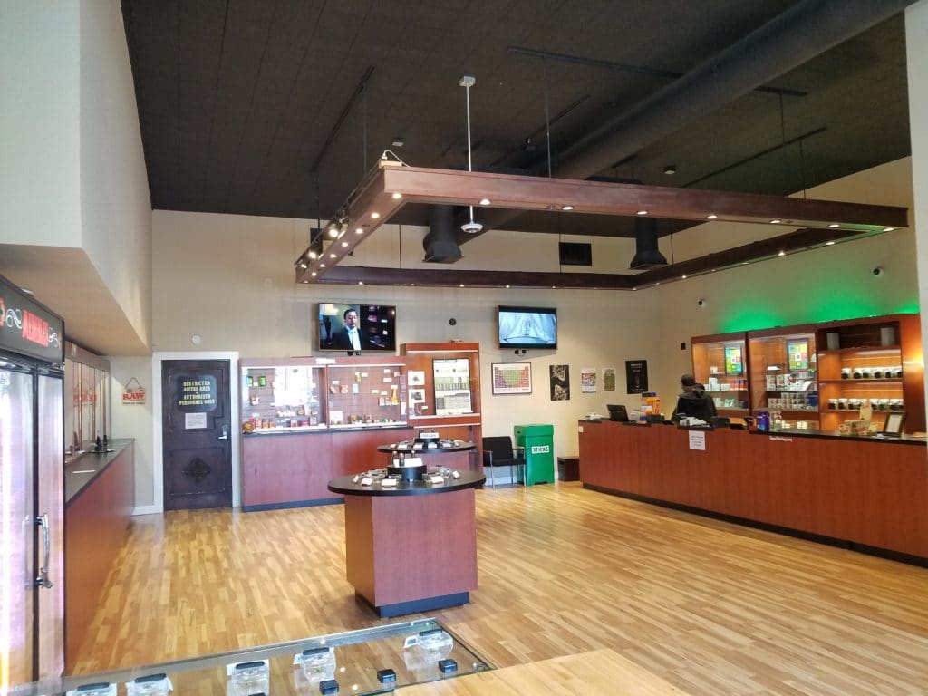 Interior commercial painting in Portland Oregon. Cascade painting and restoration retail repaint tenant improvement