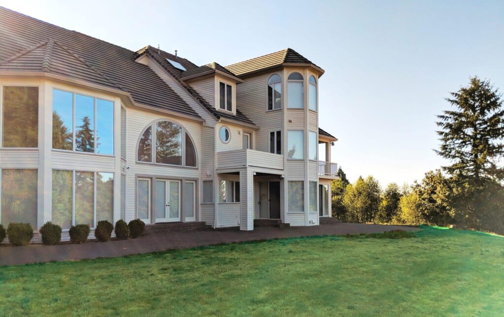 Exterior residential painting in Portland Oregon. Cascade painting and restoration. kens house