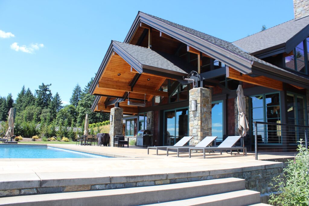 Exterior residential painting in Portland Oregon. Cascade painting and restoration. Dons house
